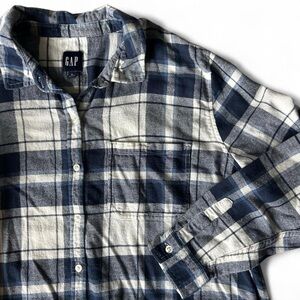 Gap Men’s Flannel Plaid Button 
Up Long Sleeve Shirt/ Sz XL/ Blue, White & Navy